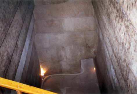 Blick von oben auf Durchgang