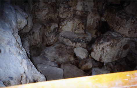 Graben in der Grabkammer